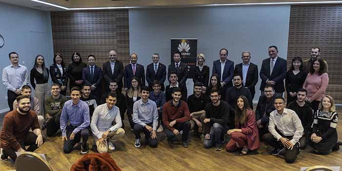 Υποτροφίες σε φοιτητές τεσσάρων πανεπιστημίων απένειμε η Huawei Κύπρου