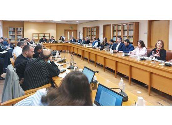 Σάλος στην Επ. Παιδείας από την αναφορά του Προέδρου ΟΕΛΜΕΚ για «πιασμένους βουλευτές»