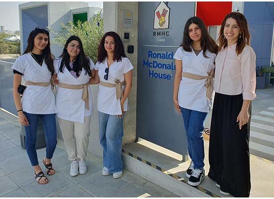 Φοιτήτριες Αισθητικής του KES College πρόσφεραν φροντίδα στο Ronald Mc Donald House