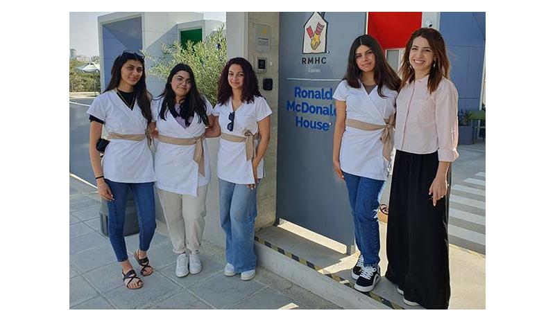 Φοιτήτριες Αισθητικής του KES College πρόσφεραν φροντίδα στο Ronald Mc Donald House Φοιτήτριες Αισθητικής του KES College πρόσφεραν φροντίδα στο Ronald Mc Donald House