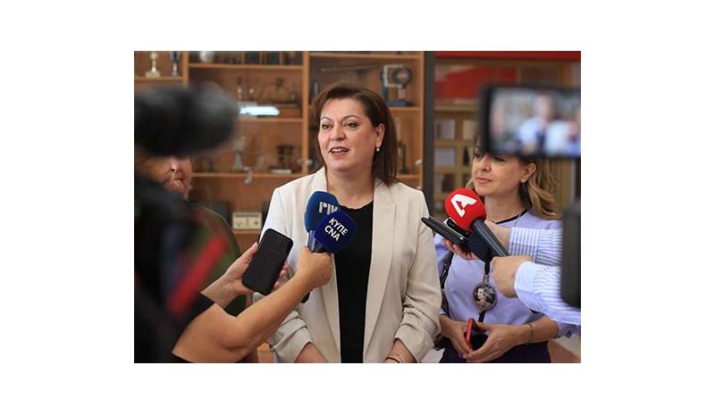 Δεν έχουμε άλλο χρόνο, δεν έχουμε την πολυτέλεια του χρόνου Δεν έχουμε άλλο χρόνο, δεν έχουμε την πολυτέλεια του χρόνου