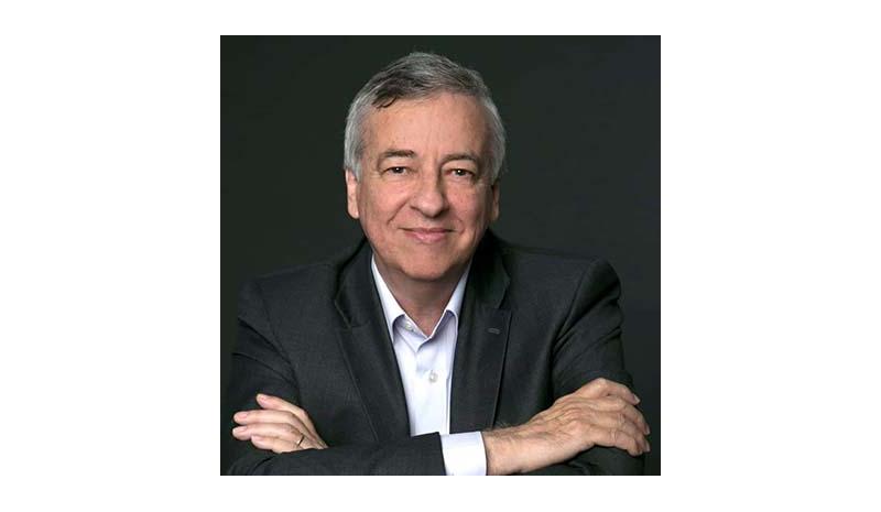 Βράβευση του John Vickers με το Βραβείο Εξαιρετικής Κοινωνικής Προσφοράς