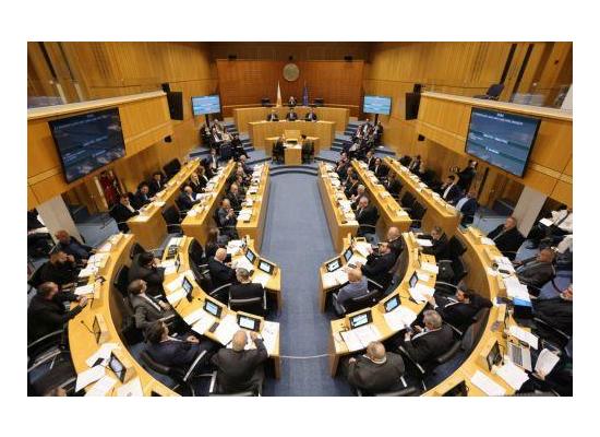 Η Ολομέλεια της Βουλής ενέκρινε την αναπομπή του νόμου για την επίβλεψη μαθητών από το ΥΠΑΝ