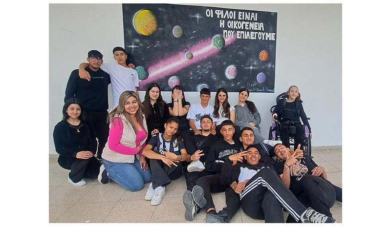 Ομορφαίνουμε το σχολικό μας περιβάλλον στο Γυμνάσιο Επισκοπής Ομορφαίνουμε το σχολικό μας περιβάλλον στο Γυμνάσιο Επισκοπής