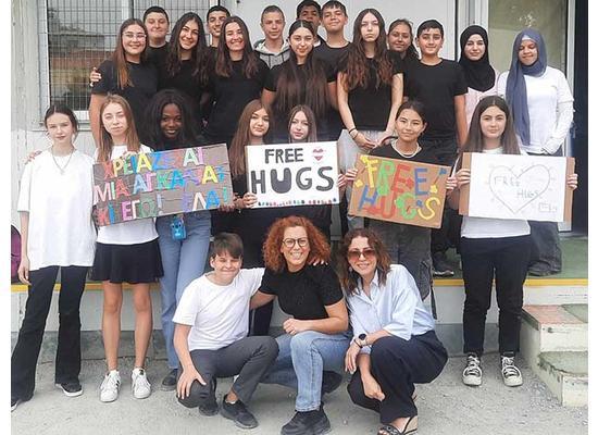 Ευρυβιάδειο Γυμνάσιο: Διαλείμματα δωρεάν αγκαλιών: Ένα φιλμάκι για την ψυχική υγεία και ανθεκτικότητα