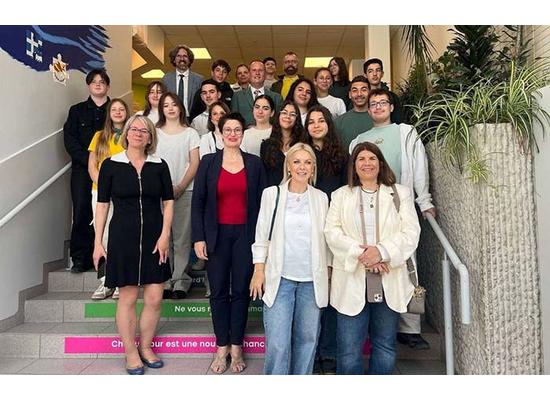 Γυμνάσιο Αρχ. Μακαρίου Γ΄ Πλατύ: Με το  Erasmus+: σε μια μοναδική εμπειρία μάθησης και πολιτισμού στη Γαλλία