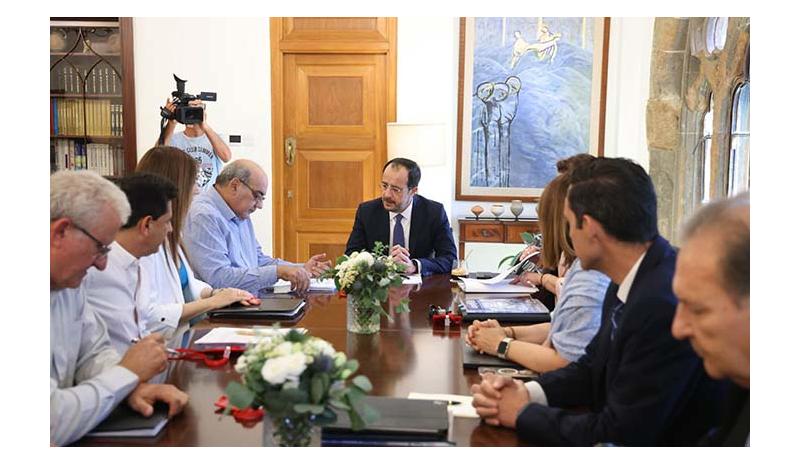 Προσδοκώ στην εποικοδομητική σας προσέγγιση