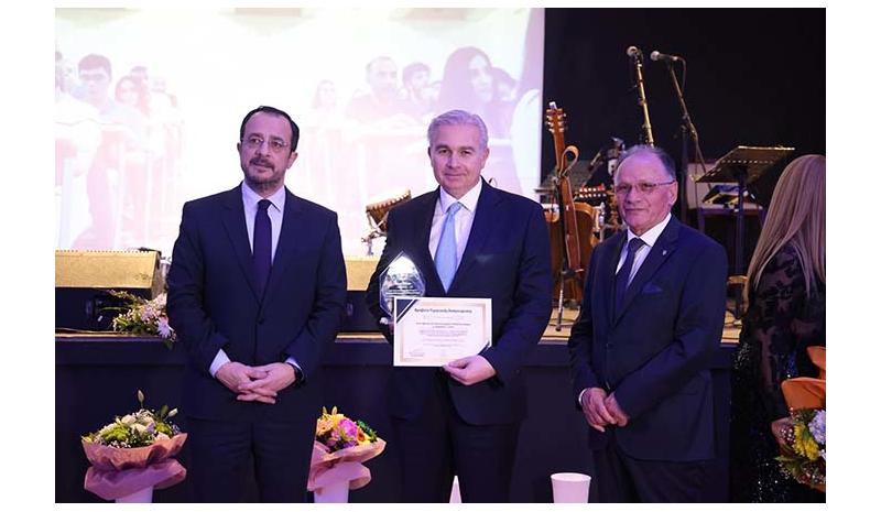Το Πανεπιστήμιο Νεάπολις βραβεύτηκε για την Ανώτατη Εκπαίδευση στο GalaDinner του ΕΒΕ Πάφου Το Πανεπιστήμιο Νεάπολις βραβεύτηκε για την Ανώτατη Εκπαίδευση στο GalaDinner του ΕΒΕ Πάφου
