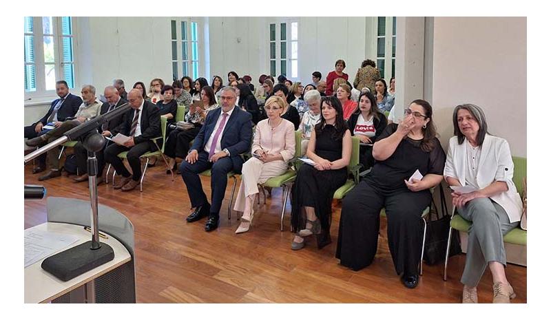 ΤΕΠΑΚ και ΠΑΣΥΝΜ τίμησαν αφυπηρετήσασες μαίες