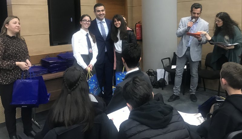 Πρώτο Βραβείο για το Θέκλειο Γυμνάσιο στον Διαγωνισμό Ελληνικής Γλώσσας