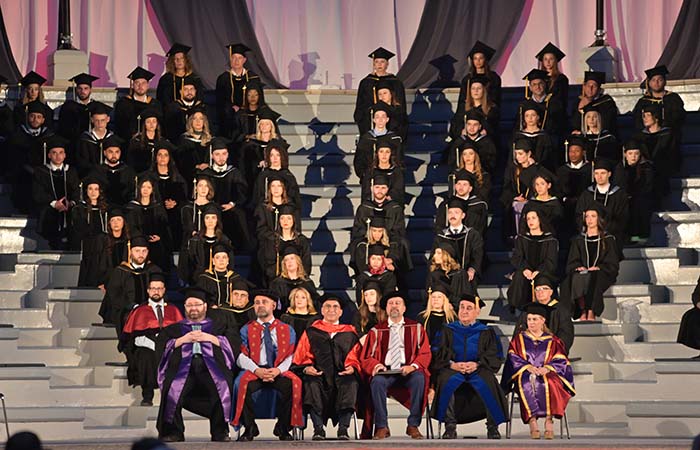 «Εργαστείτε πάνω απ’ όλα με τιμιότητα, ταπεινότητα και συνέπεια»