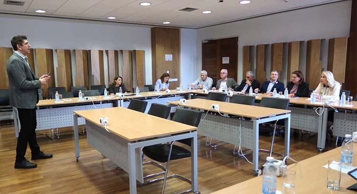 Επίσκεψη της Υπουργού Παιδείας, στο Κέντρο Αριστείας «Κοίος» του Πανεπιστημίου Κύπρου Επίσκεψη της Υπουργού Παιδείας, στο Κέντρο Αριστείας «Κοίος» του Πανεπιστημίου Κύπρου