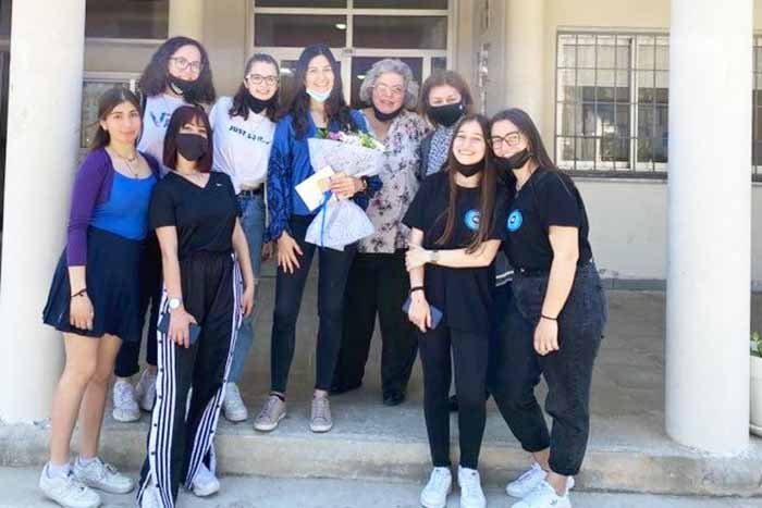 Εθελόντριες τελειόφοιτες του Λυκείου Αγίου Αντωνίου εισφέρουν για κορίτσια στην Γκάνα