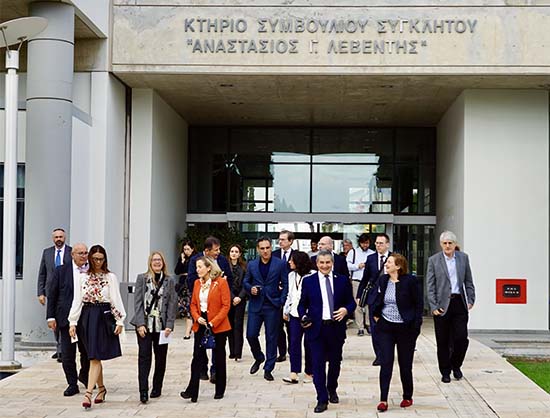 Επίσκεψη στο Παν. Κύπρου πραγματοποίησε η Πρόεδρος της Ευρωπαϊκής Τρ. Επενδύσεων Επίσκεψη στο Παν. Κύπρου πραγματοποίησε η Πρόεδρος της Ευρωπαϊκής Τρ. Επενδύσεων