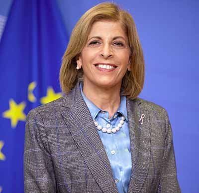 Η Επίτροπος Υγείας και Ασφάλειας Τροφίμων της Ε.Ε. συνομιλεί με φοιτητές/τριες στο Πανεπιστήμιο Κύπρου
