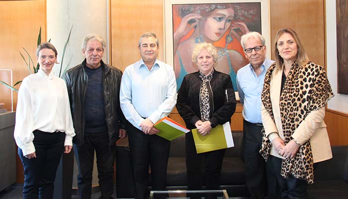 Δωρεά του Αρχείου Κώστα Μόντη προς τη Βιβλιοθήκη του Πανεπιστημίου Κύπρου Δωρεά του Αρχείου Κώστα Μόντη προς τη Βιβλιοθήκη του Πανεπιστημίου Κύπρου