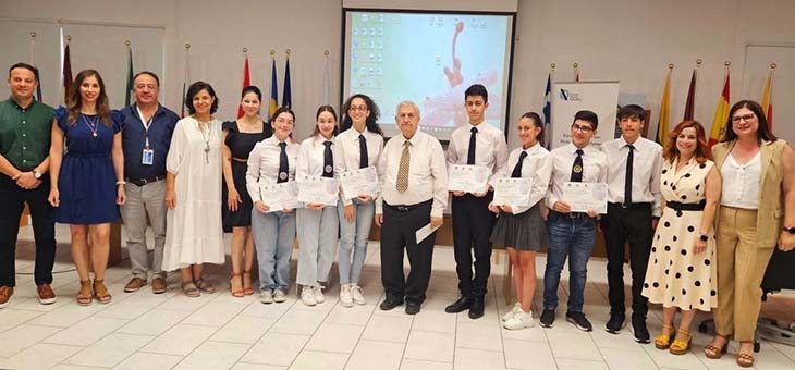 Βράβευση για τους Διαγωνισμούς Συγγραφής Δοκιμίου και  Διασκευής - Δραματοποίησης στίχων Κ. Μόντη