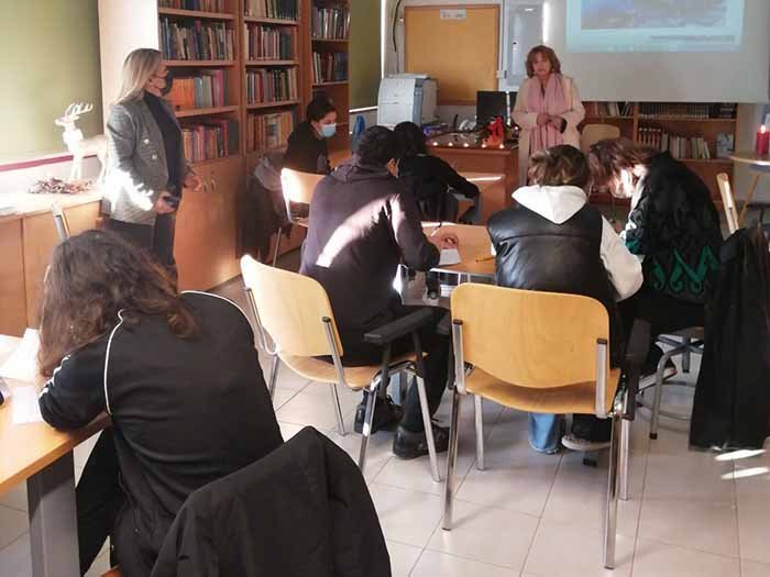 Βιωματικό Ποιητικό Εργαστήριο στο Λύκειο Αποστόλων Πέτρου και Παύλου