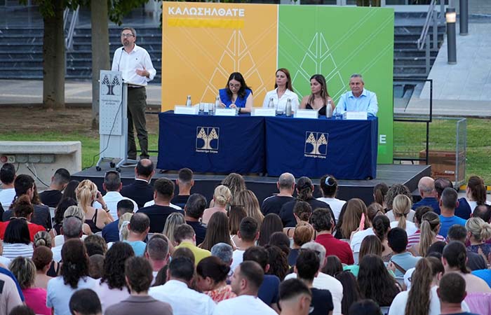 Θερμή υποδοχή και πρώτη ενημέρωση των νέων φοιτητών τριών στο Πανεπιστήμιο Κύπρου