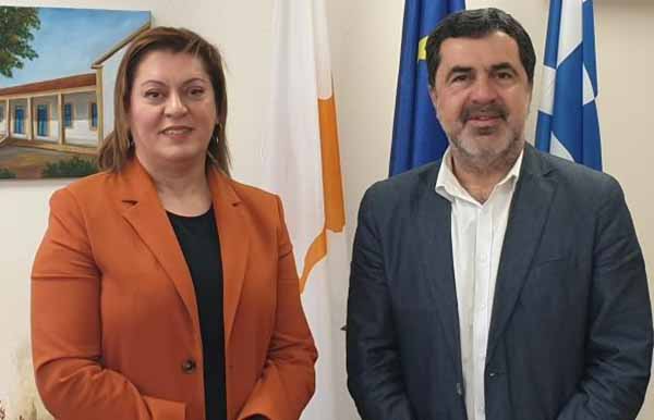 Εθιμοτυπική συνάντηση της Αθ. Μιχαηλίδου με τον πρόεδρο της Επ. Παιδείας της Βουλής