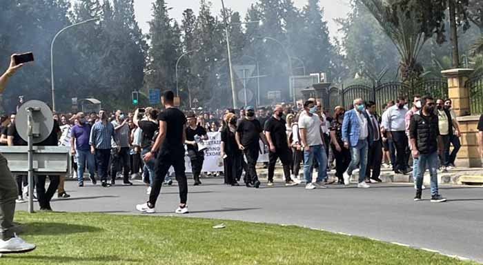Παρέμβαση του Προέδρου για τα τετράμηνα ζήτησαν μαθητές, γονείς και εκπαιδευτικοί