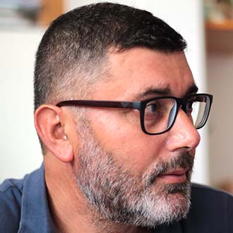 Αμφισβήτηση του σχολείου από τους γονείς. Η νέα τάση Αμφισβήτηση του σχολείου από τους γονείς. Η νέα τάση