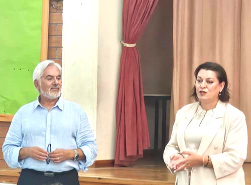 Επίσκεψη της Υπ. Παιδείας στο Δημοτικό Ακρόπολης για το Διήμερο Επιμόρφωσης Εκπαιδευτικών Επίσκεψη της Υπ. Παιδείας στο Δημοτικό Ακρόπολης για το Διήμερο Επιμόρφωσης Εκπαιδευτικών