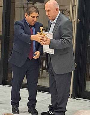 Απονομή του Βραβείου «Γ.Φ. Πιερίδης» για το 2024 στον Άντη Κανάκη Απονομή του Βραβείου «Γ.Φ. Πιερίδης» για το 2024 στον Άντη Κανάκη