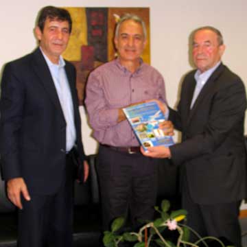 Δωρεά 500 βιβλίων από τον Ιωάννη Τσιρόπουλο στο Πανεπιστήμιο Κύπρου