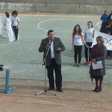 Ο Κενεβέζος κήρυξε την έναρξη των ενδοσχολικών αγώνων στίβου Γυμνασίου Αγίας Βαρβάρας
