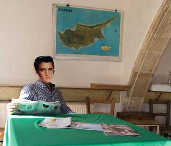 Έκθεση φωτογραφίας και αφίσας φοιτητών του ΤΕΠΑΚ «FreshPics» – Εικαστικό Rialto