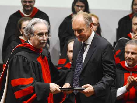 Επίτιμος διδάκτορας του Ευρωπαϊκού Πανεπιστημίου ο ιδρυτής του Παγκ. Ιστού, Sir Timothy Berners-Lee