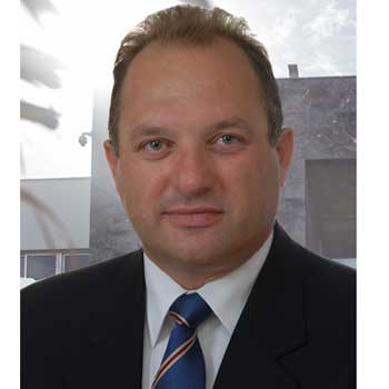 Τιμητικός διορισμός του Καθηγητή Πανίκκου Πουτζιουρή από το Πανεπιστήμιο του Cambridge