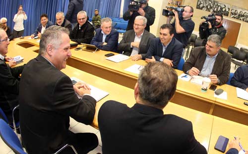 Διάλογο σε τακτά χρονικά διαστήματα αποφάσισαν Υπ. Παιδείας και εκπαιδευτικές οργανώσεις