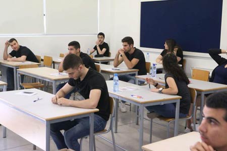 Πρεμιέρα Παγκύπριων Εξετάσεων με Ν. Ελληνικά και ευχές από τον Υπουργό Παιδείας Image