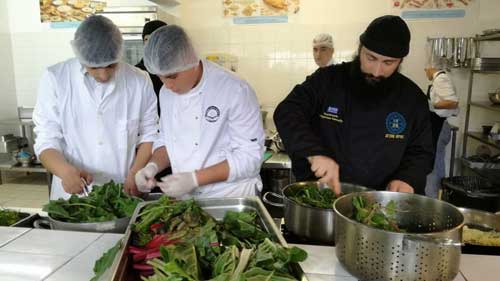 Ο μοναχός του Αγίου Όρους Νικήτας μαγείρεψε Αγιορείτικα με τους μαθητές της Τεχνικής Πάφου Image