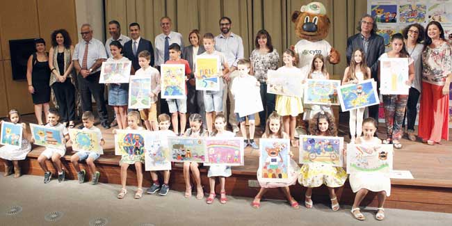 Τους βραβευθέντες μαθητές διαγωνισμού της CYTA συνεχάρη ο Υπουργός Παιδείας