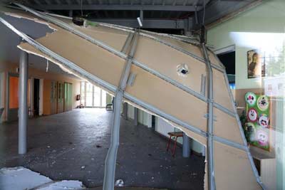 Μέρος ψευδοροφής σε νηπιαγωγείο κατέρρευσε, για κακοτεχνίες μιλά η ΠΟΕΔ