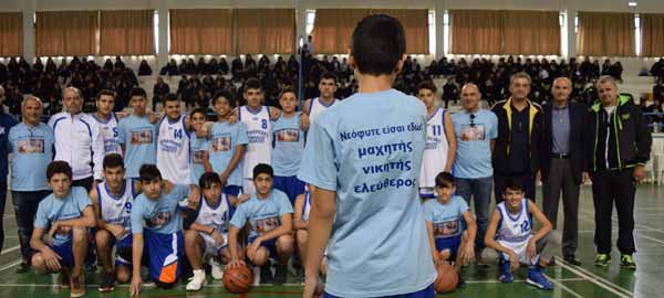 Τα Γυμνάσια Ακακίου και Παναγίας Θεοσκέπαστης Πάφου τίμησαν τον Νεόφυτο Χανδριώτη