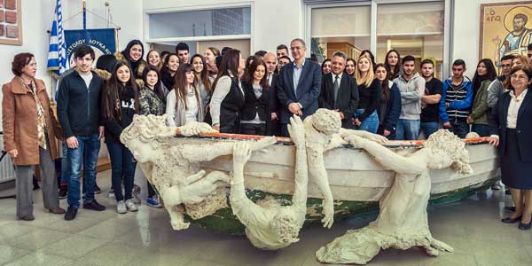 Το Υπ. Παιδείας συγχαίρει το Λύκειο Αποστ. Λουκά Κολοσσίου για τη διεθνή πρωτιά με τους «Μετανάστες»