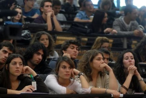 Περισσότεροι από πέρυσι οι «αιώνιοι» φοιτητές στην Ελλάδα το 2011
