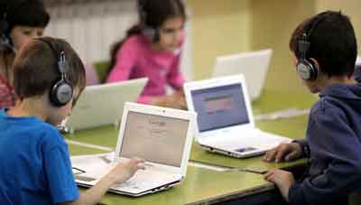Έρευνα: Καλύτερες επιδόσεις στο σχολείο έχουν οι έφηβοι που παίζουν online παιχνίδια