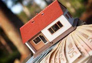 RICS: Ετήσια υποχώρηση των τιμών των διαμερισμάτων κατά 13.3% και των σπιτιών κατά 10.5%