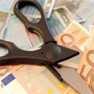 Στη σύσκεψη Αρχηγών το θέμα της περικοπής στον 13ο μισθό