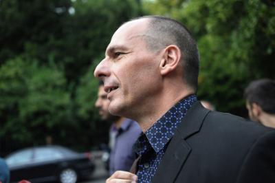 Βαρουφάκης: Η ελληνική κυβέρνηση πολύ πιθανόν να παραιτηθεί εάν επικρατήσει το «Nαι» στο δημοψήφισμα
